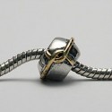 Charm med gyldne streger